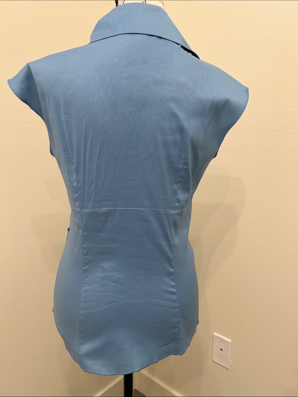 Trina Turk Twist-Front Sleeveless Blouse in Dusty Blue - Picture 4 of 5